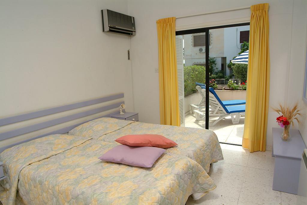 Sunbay Apartments Pyla Exterior foto