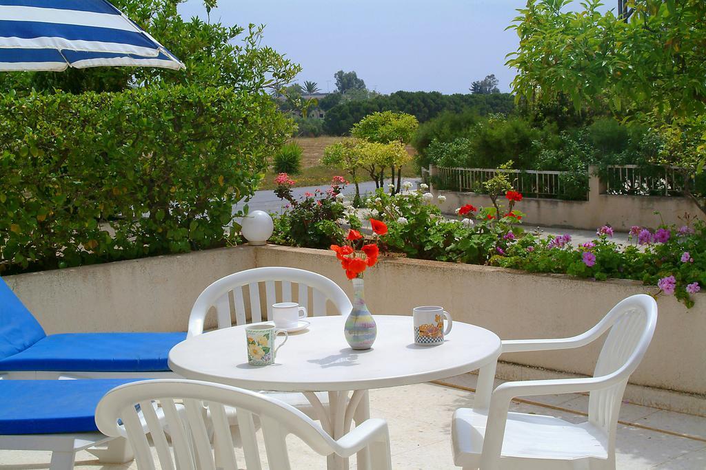Sunbay Apartments Pyla Exterior foto